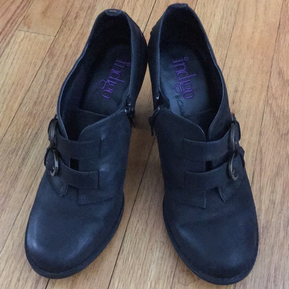 Buckle booties